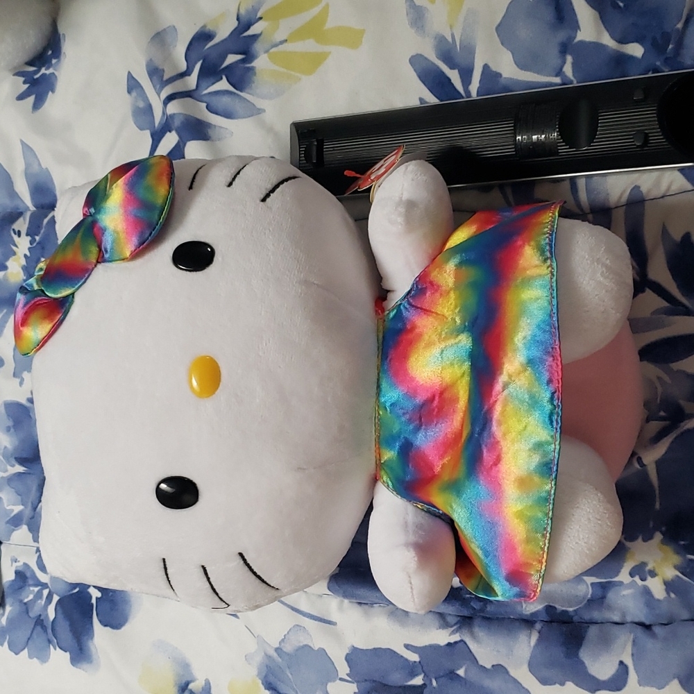Hello kitty stuffed nice size